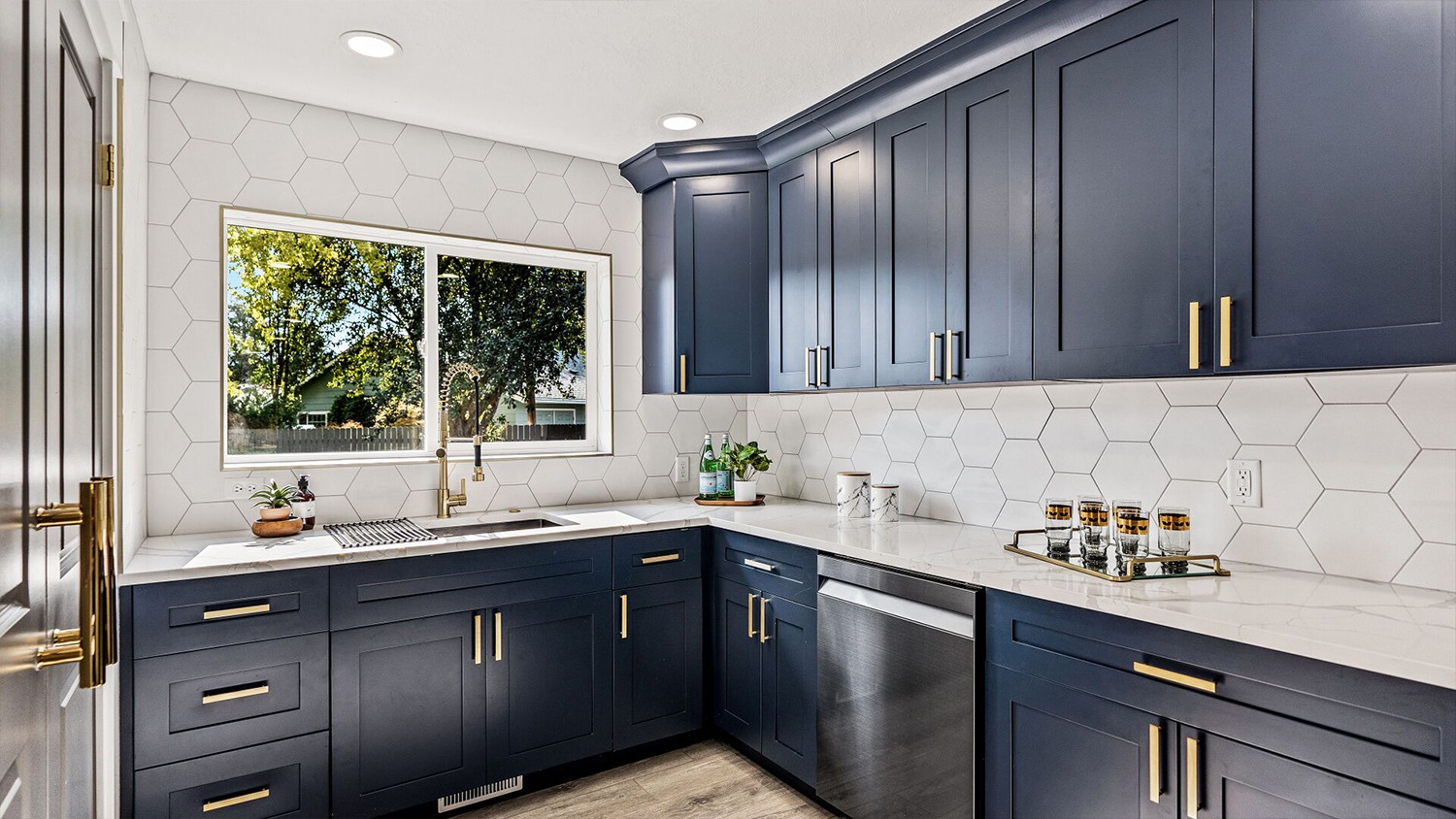 Navy Blue Kitchen Cabinets